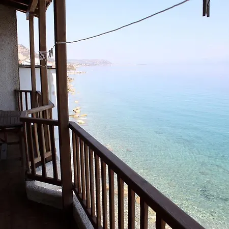 Hébergement de vacances Traditional House By The Sea *